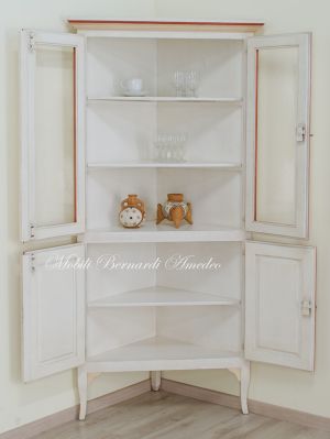 Vetrina angolare in legno massello laccata stile classico